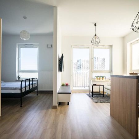 Bizapartments - Modern Flats With Parking Varsovie Extérieur photo