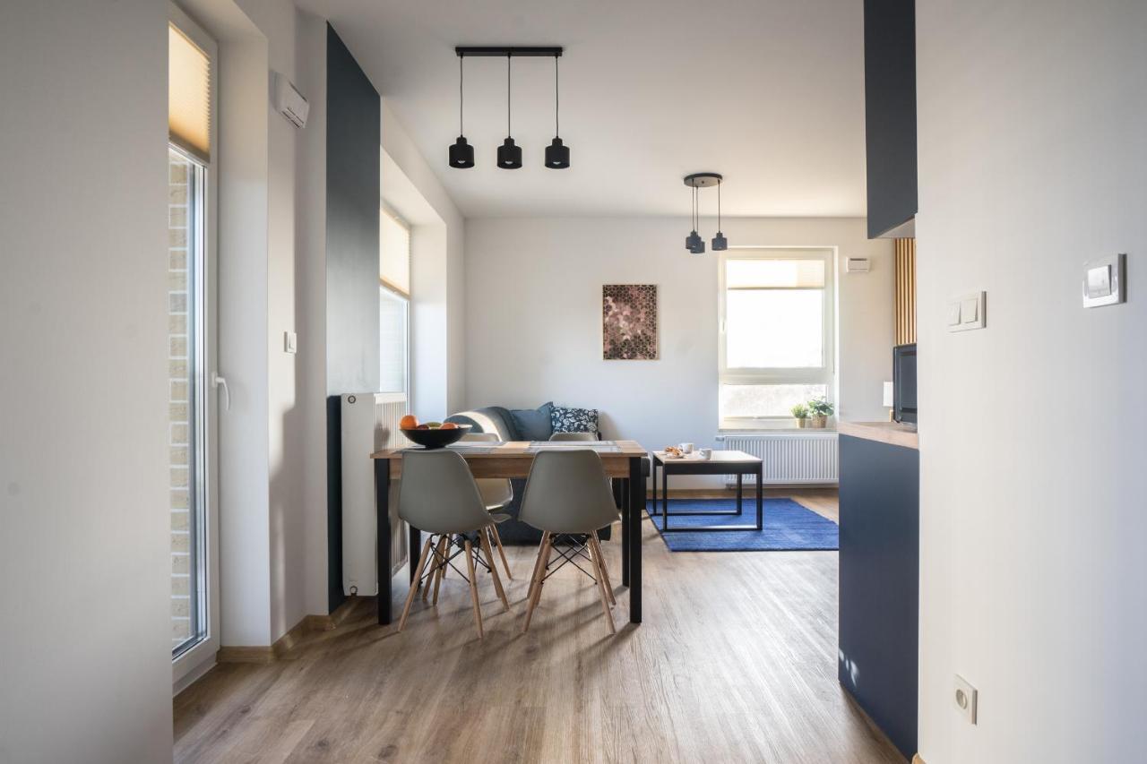 Bizapartments - Modern Flats With Parking Varsovie Extérieur photo