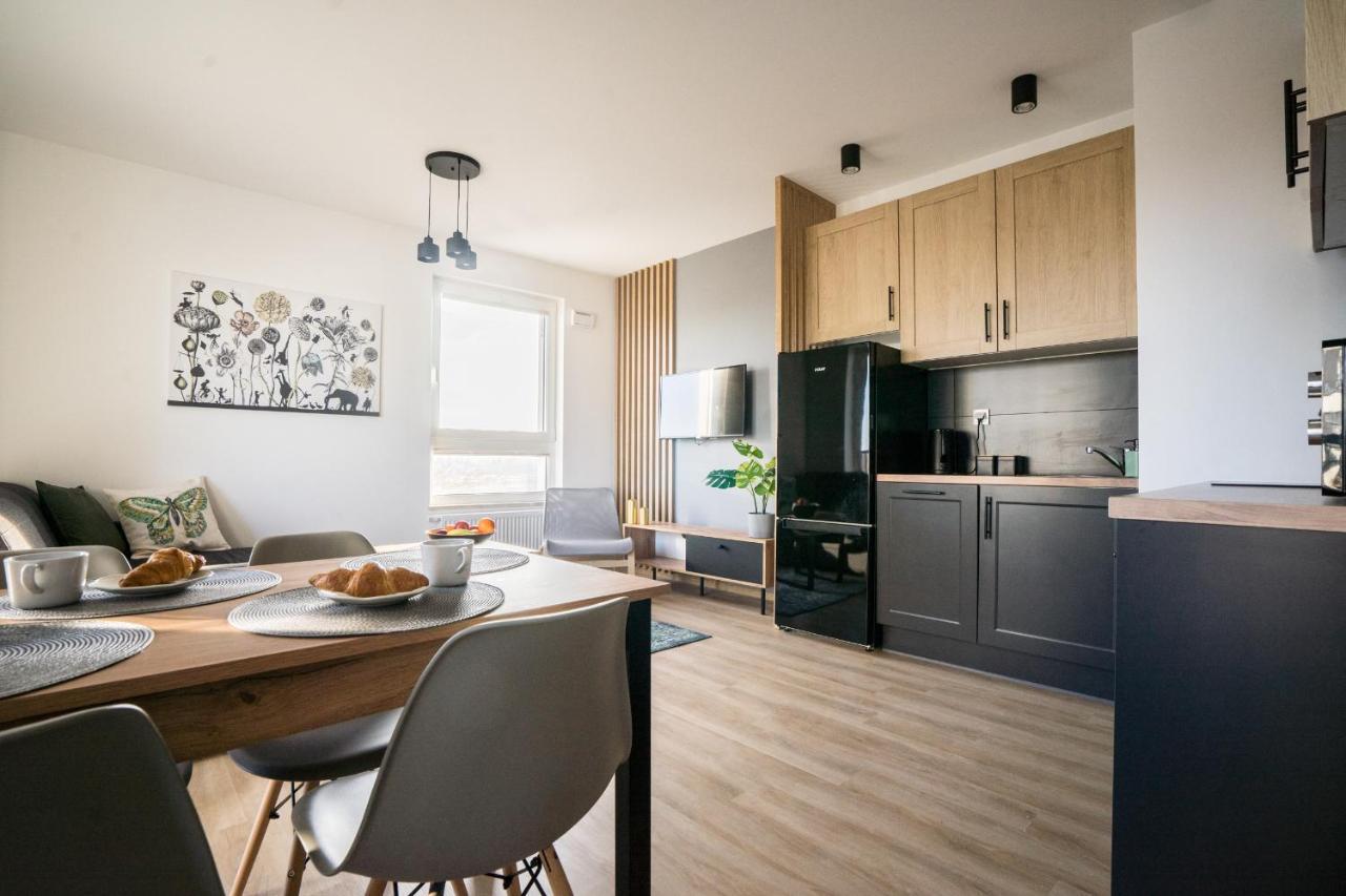 Bizapartments - Modern Flats With Parking Varsovie Extérieur photo