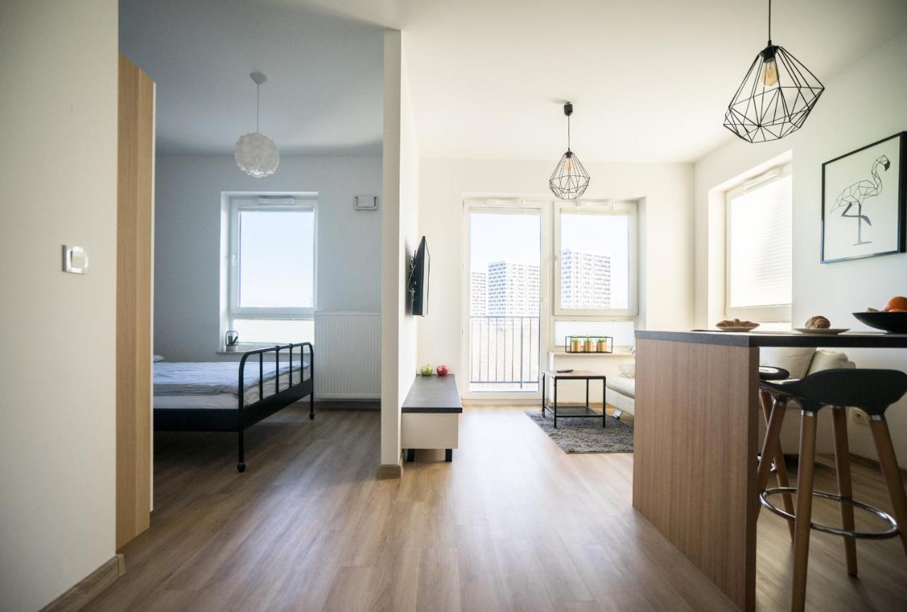 Bizapartments - Modern Flats With Parking Varsovie Extérieur photo