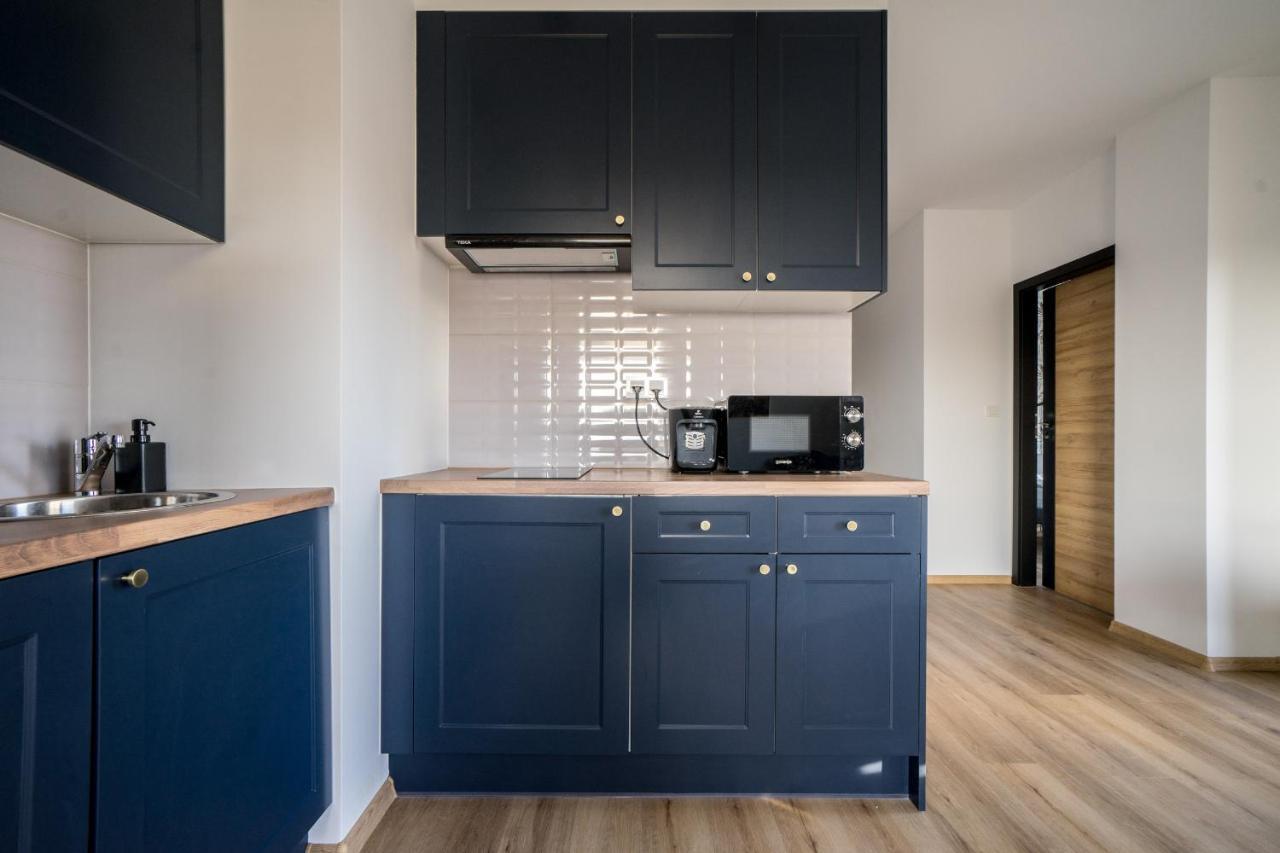 Bizapartments - Modern Flats With Parking Varsovie Extérieur photo