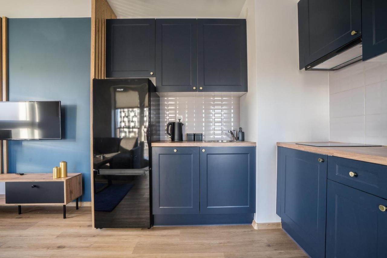 Bizapartments - Modern Flats With Parking Varsovie Extérieur photo