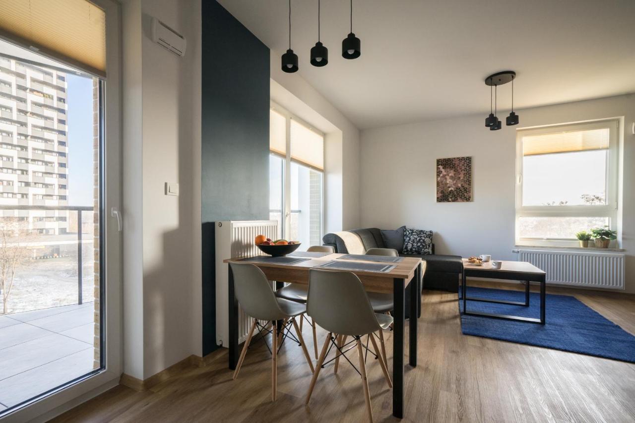 Bizapartments - Modern Flats With Parking Varsovie Extérieur photo