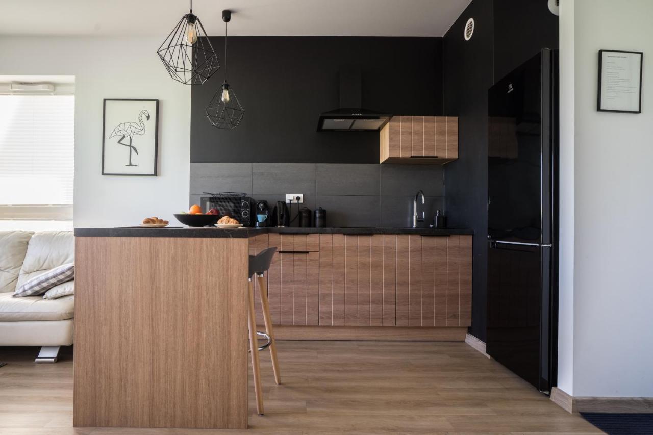 Bizapartments - Modern Flats With Parking Varsovie Extérieur photo
