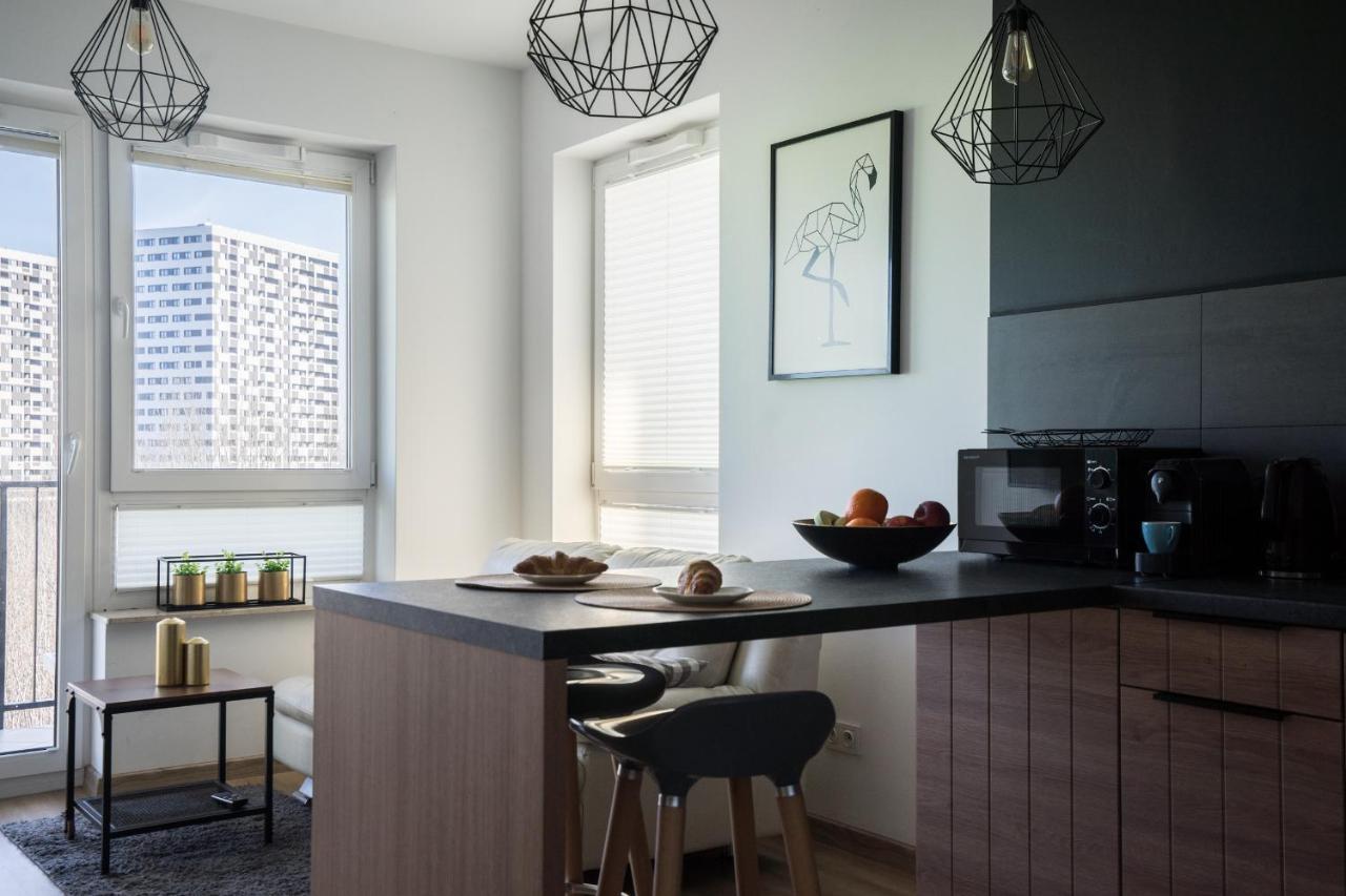 Bizapartments - Modern Flats With Parking Varsovie Extérieur photo